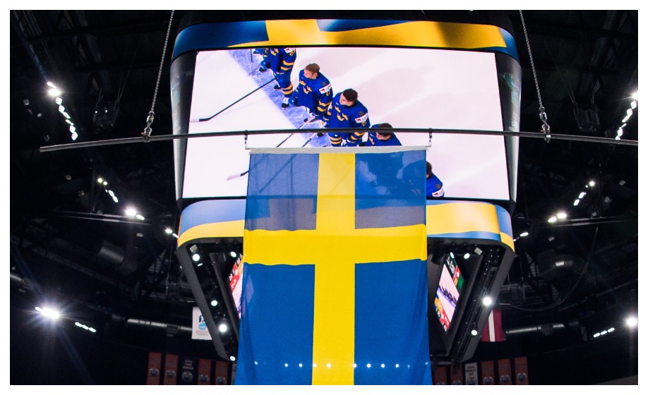 МИД Швеции призывает своих хоккеистов не ехать в Россию.