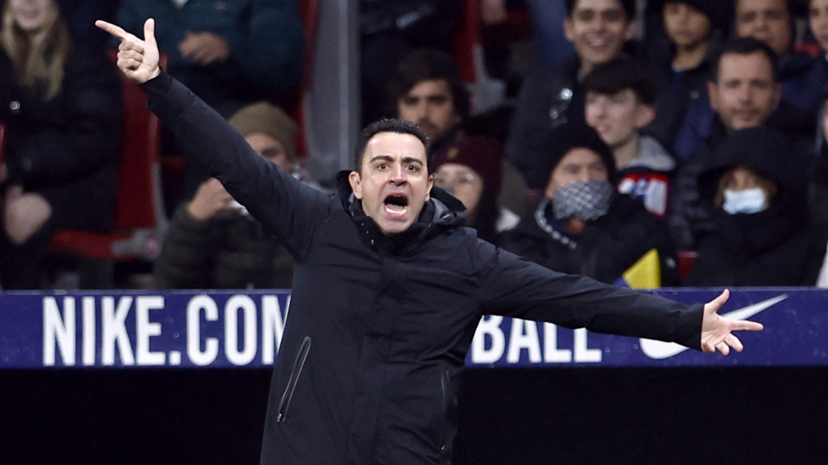 Эмоциональный Хави во время матча 