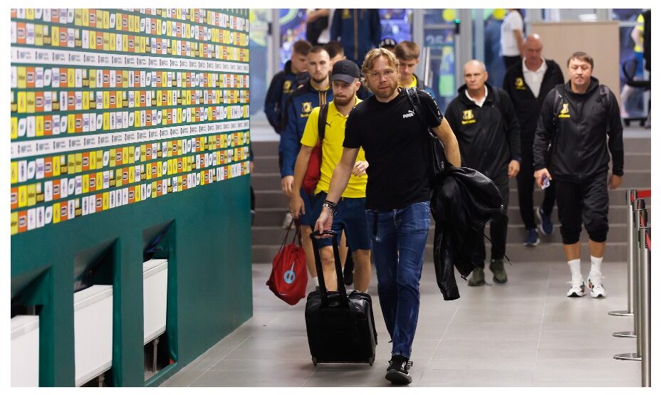 Валерий Карпин