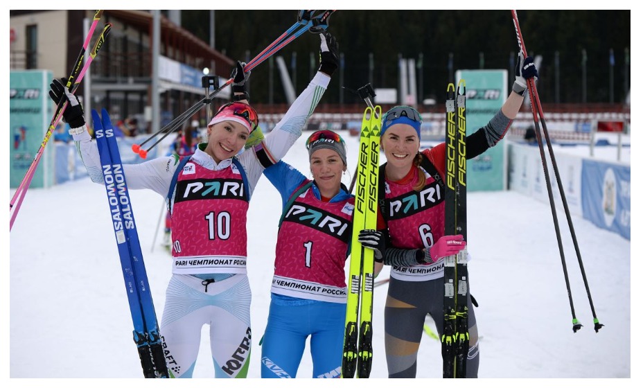 Победное трио Наталия Шевченко, Екатерина Носкова и Виктория Сливко после финиша пасьюта на ЧР в Ханты-Мансийске. Фото: