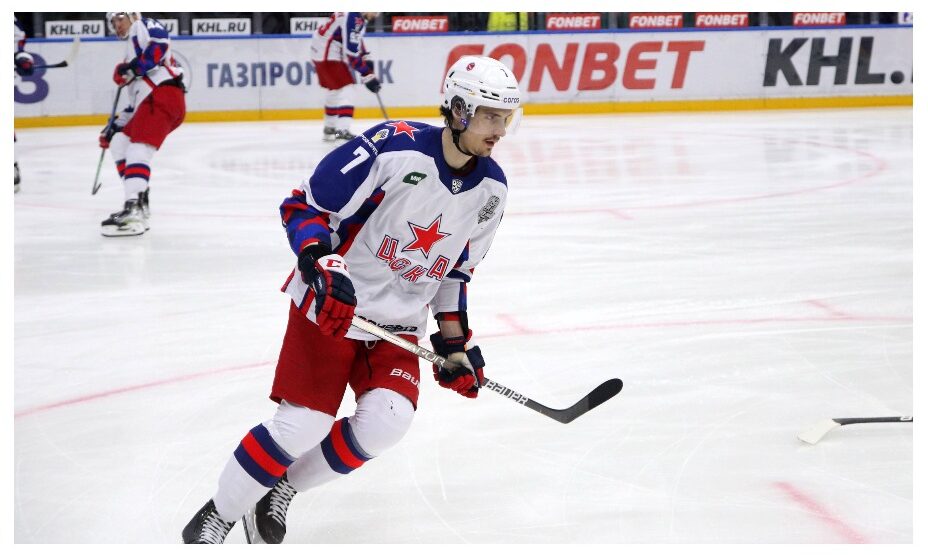 Матвей Гуськов, хоккей