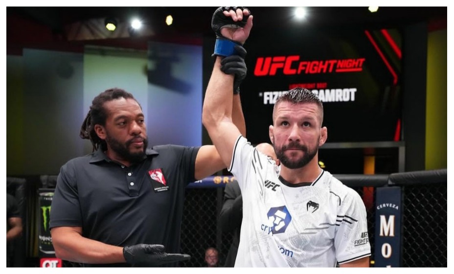 Гамрот справился с Физиевым. Фото: соцсети Матеуша Гамрота