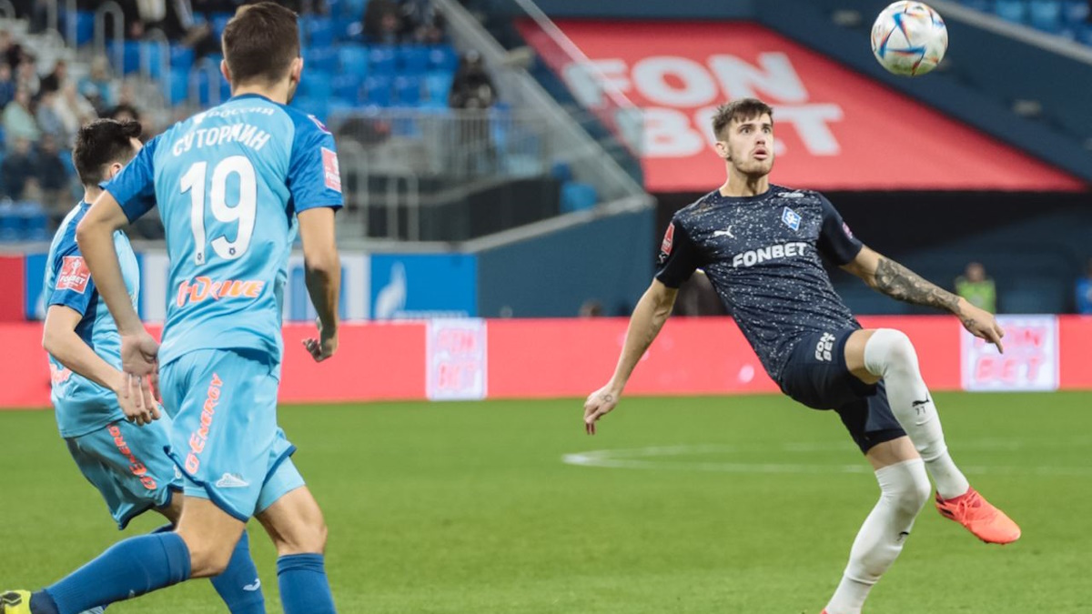 Крылья советов махачкала 01. Крылья советов сочи. Крылья советов махачкала 01. Динамо крылья советов советов. Бенхамин гарре крылья советов.