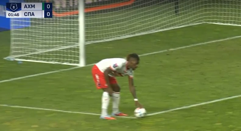 Ву рукой коснулся мяча в штрафной. Фото: стоп-кадр трансляции