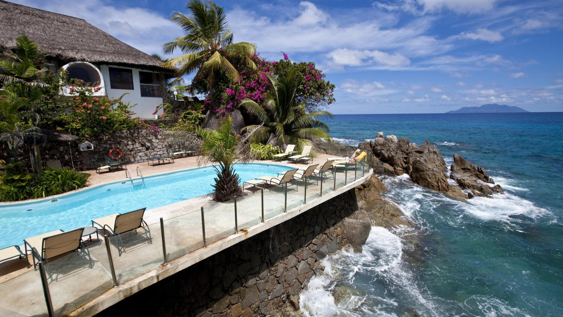 Курорт Sunset Beach Resort, Гласис, остров Маэ.