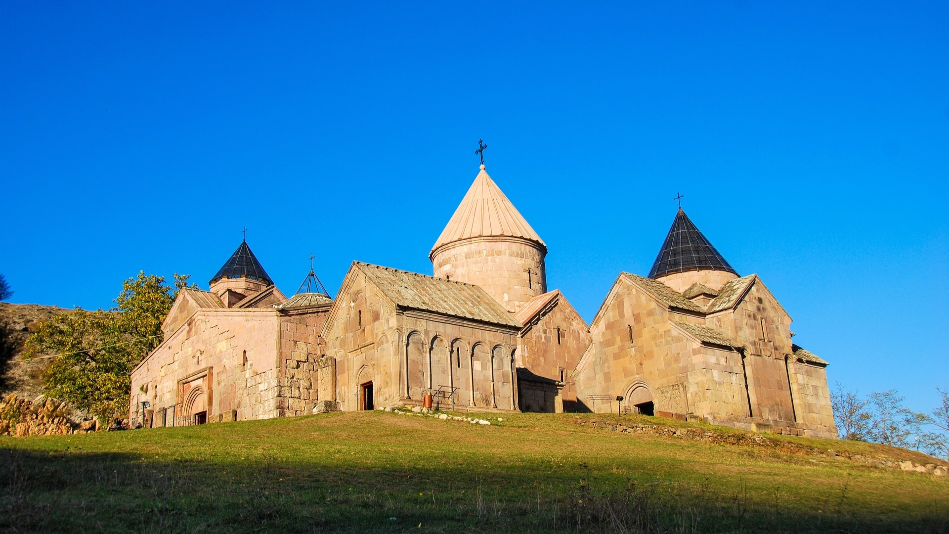 Гошаванк — армянский монастырь XII века, расположенный в селе Гош.